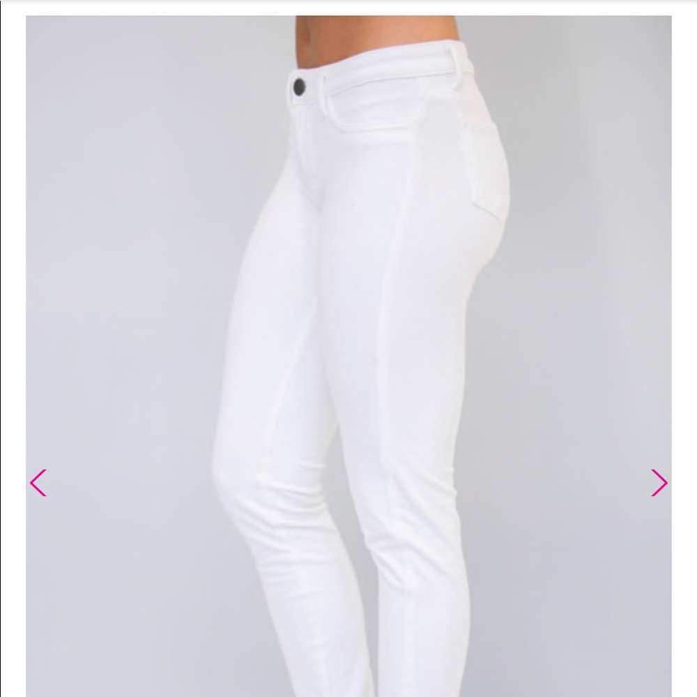 white jeans/jeggings